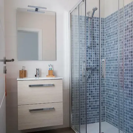 Bella * 埃斯·梅卡达尔